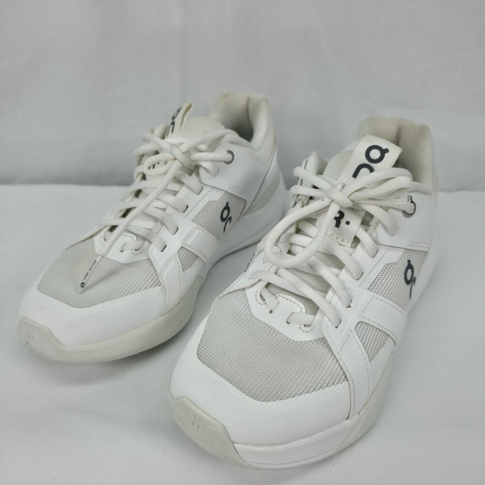 On The Roger Advantage Womens 6.5 White CloudTec Tennis Lifestyle Sneakers